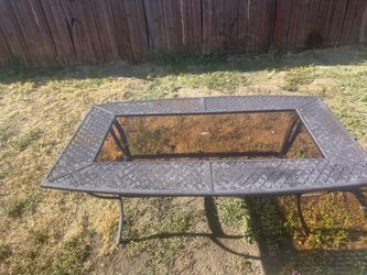 Yard table good condition