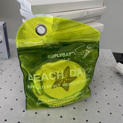 Natural Sand Remover Pouch for Beach – Talc-Free, Hypoallergenic, Fragrance-Free | Waterless Sand Cleaner for Feet, Pets, Towels, Swimsuits | Compact 