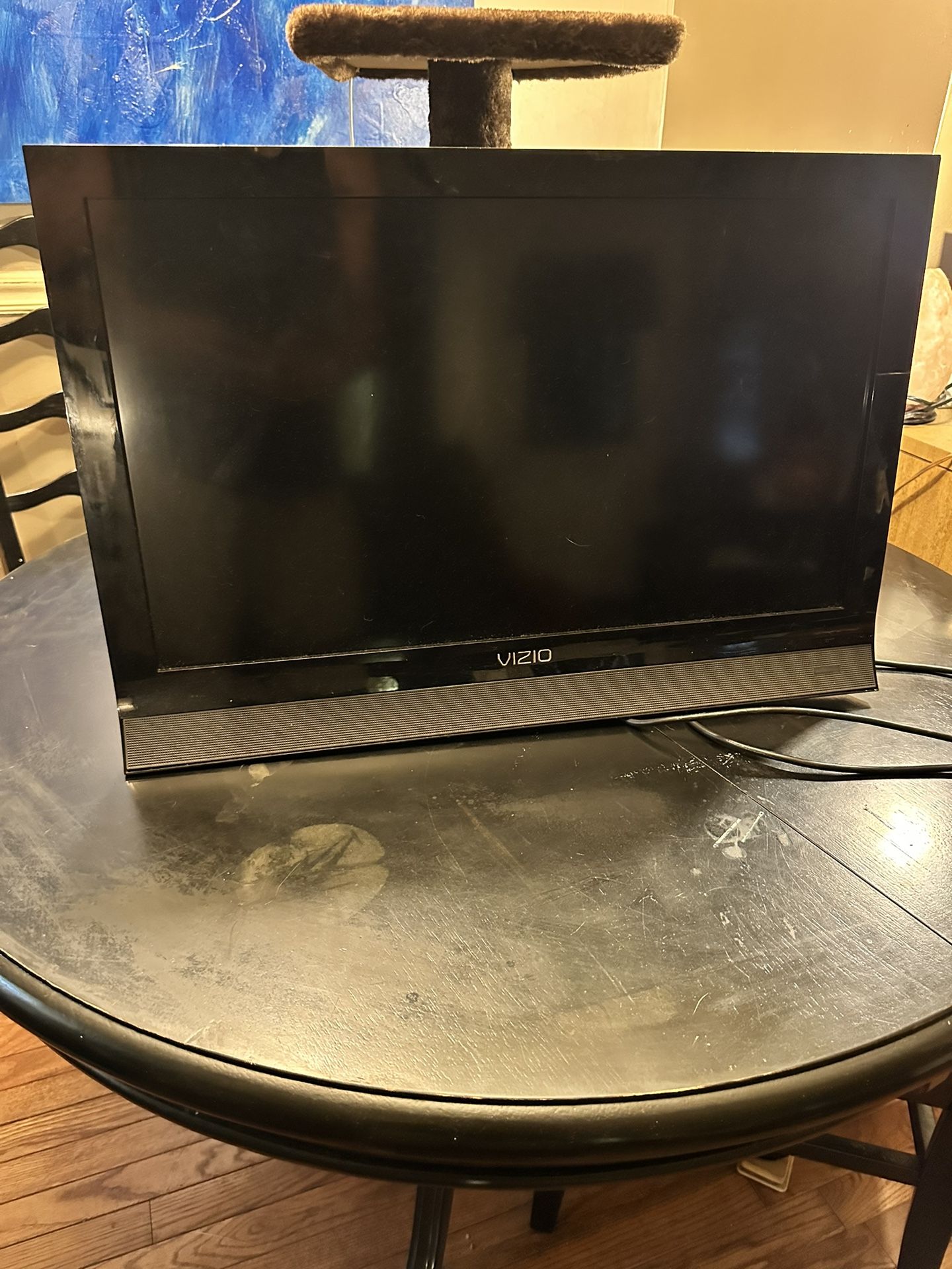 Vizio Hd TV (needs stand)