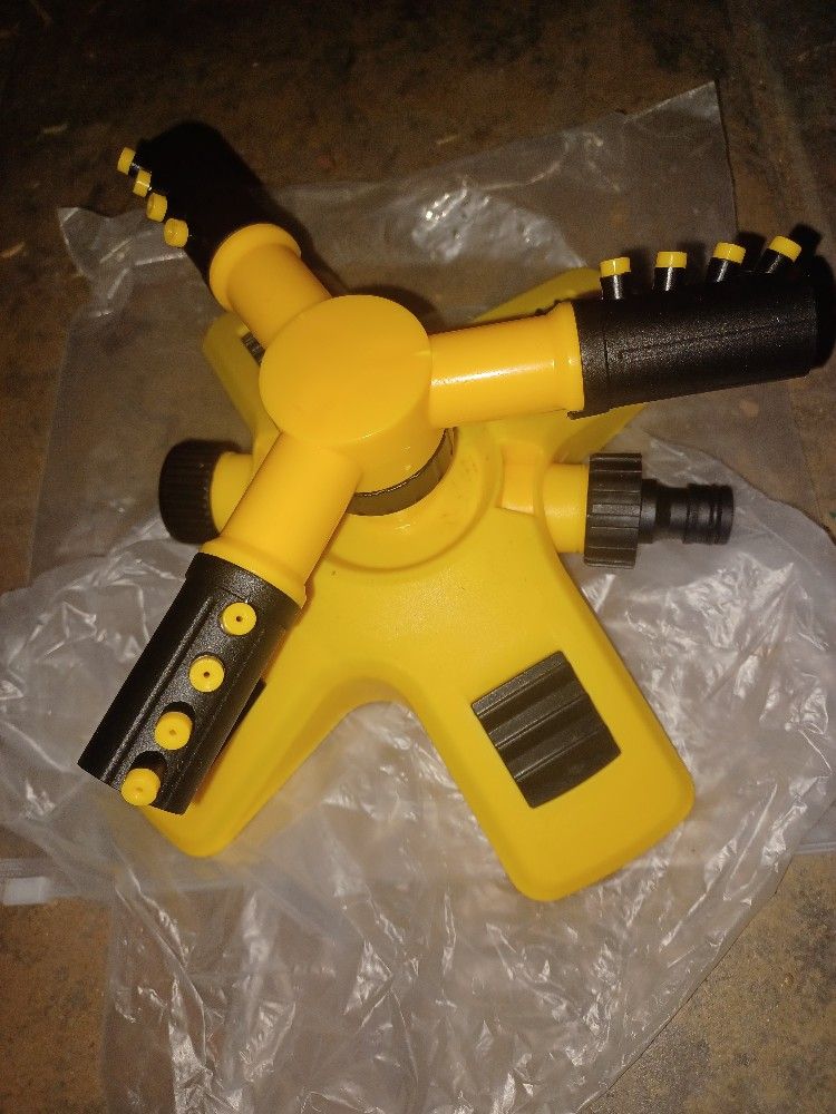 Plastic Lawn Sprinkler 