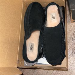 MEN UGG SLIPPERS SIZE 8 And 10