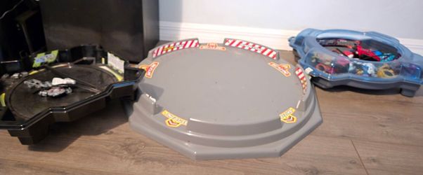 Beyblade Stadiums & Beyblades 