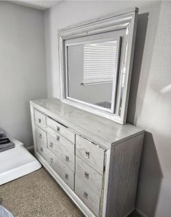 Bedroom set