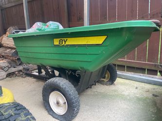 John Deere 8y cart