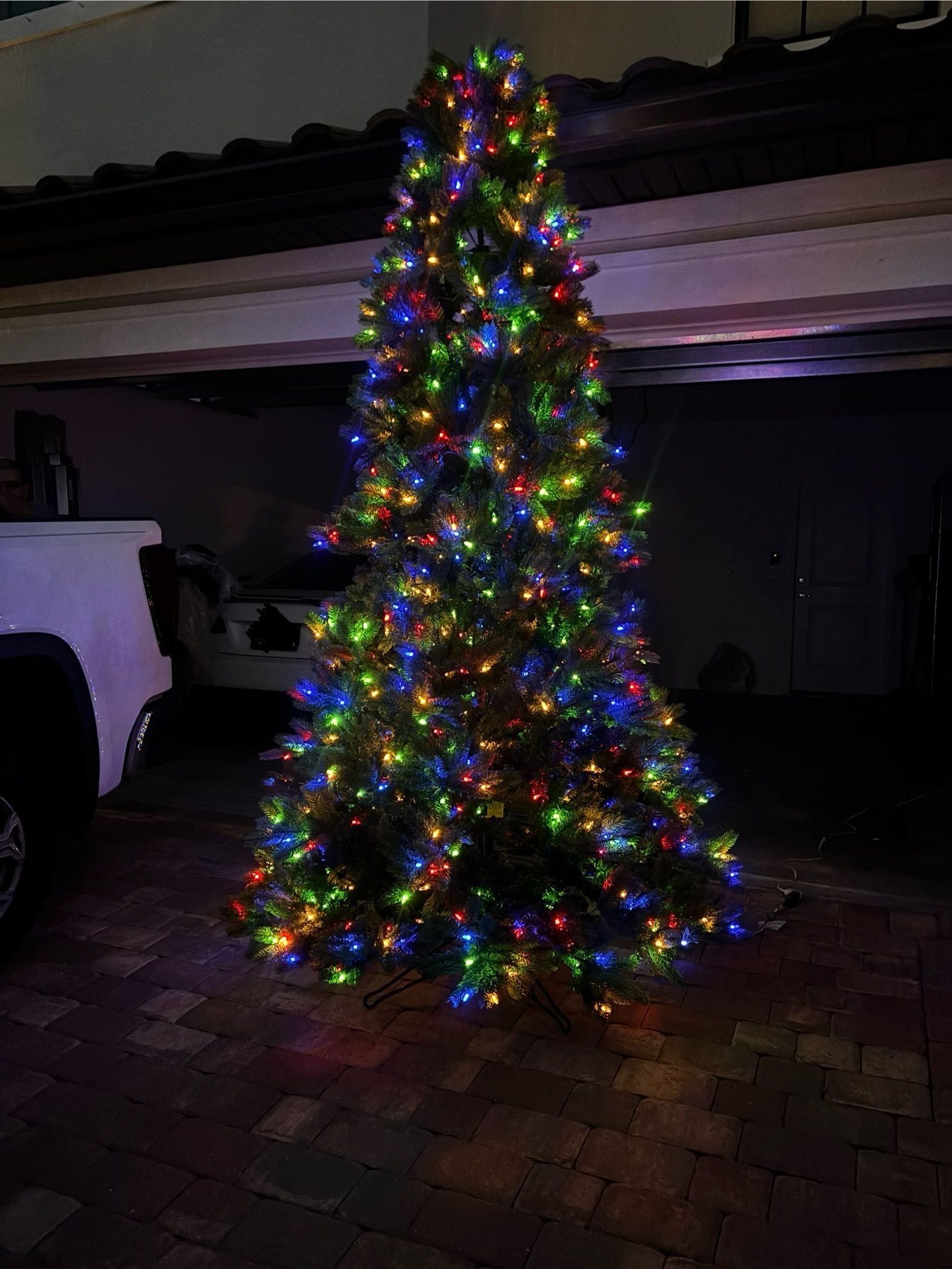 9’ Pre-lit Christmas Tree