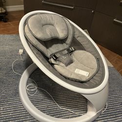 Munchkin Bluetooth Enabled Baby Swing