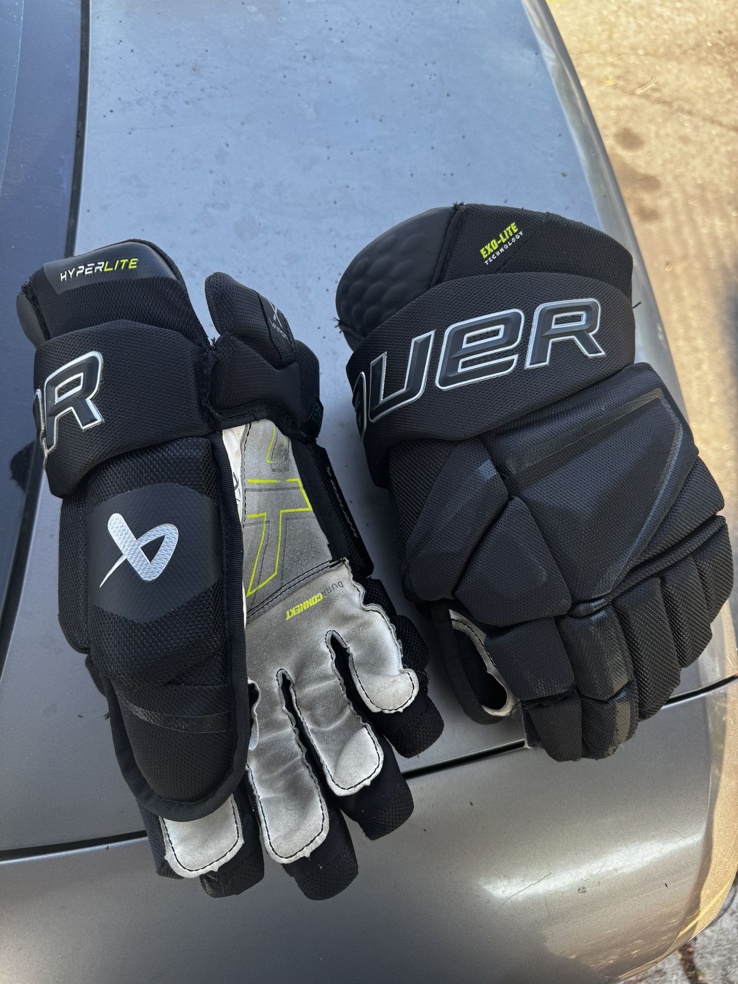 Bauer Hyper Lite Senior 15” Hockey Gloves