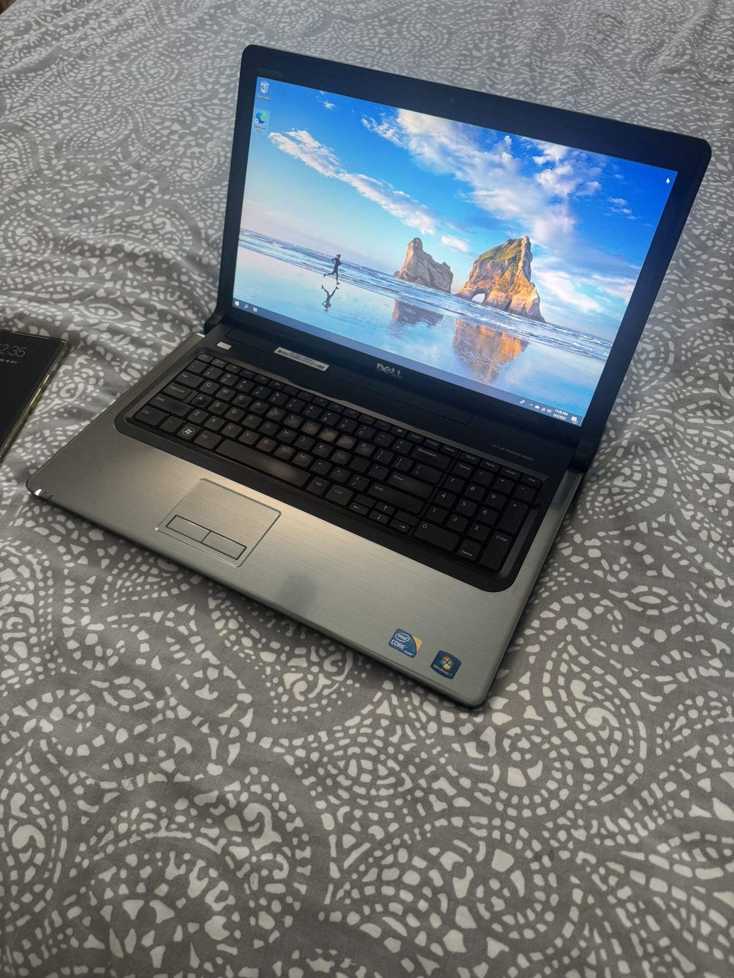Dell Inspiron 1764 Laptop