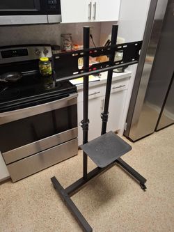 Portable TV stand up to 60"