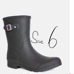 Crooka Women’s DELRIDGE MID RAIN BOOT - BLACK Size 6