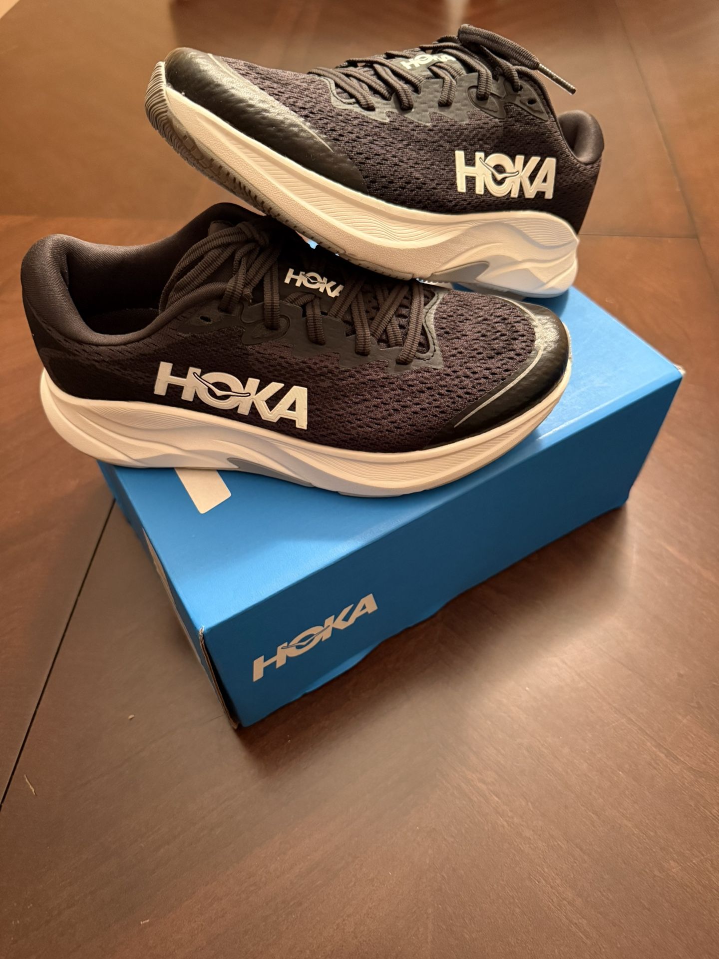 Hoka Y Rincon 4 Big Kids Size 5.5