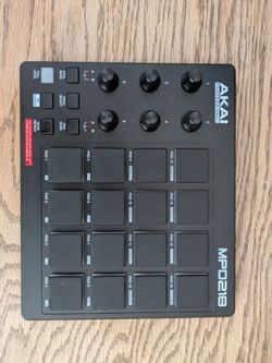Akai MPD218 16 pad midi controller