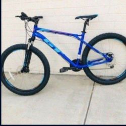 GT Mountain Bike Size Adult Large Wheels 27.5 Speeds 24 Disc Brakes Wide 300cc Tire 