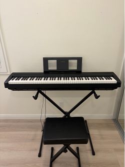 Yamaha P-71 Digital Piano with Stand and Bench