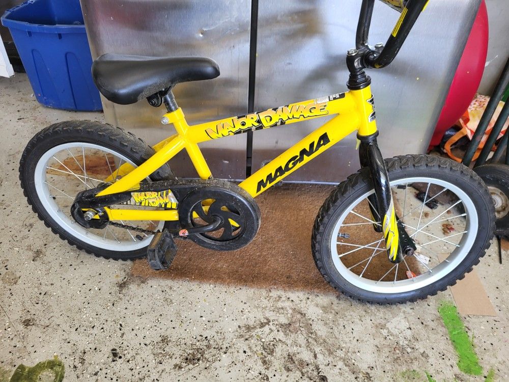 Boys 16" Bike. 