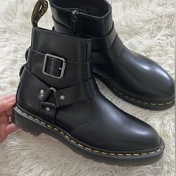 Dr. Martens Jaimes Lug Sole Boot - Unisex