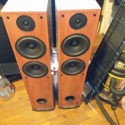 POLK  AUDIO MODEL R50 Excellent Condition 