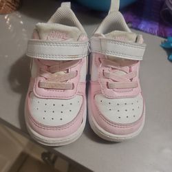 Toddler Nike Shoes Size 5 C