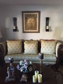 Bassett living room suite