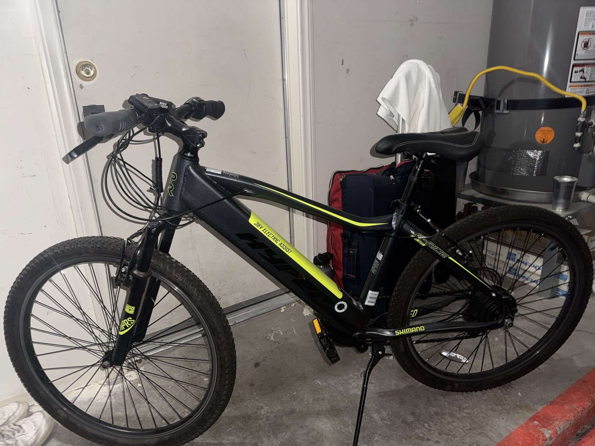 Hyper Mountain E-Bike