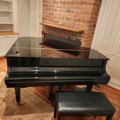 K.Kawai Gm-1 Baby Grand Piano In Great Condition Going For Free 