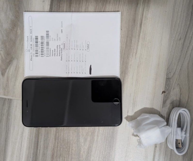 Refurbished Iphone 7 Plus + 32 GB Carrier unlocked, unlocked