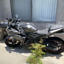 Yamaha R3 Motorcycle 