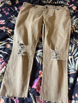 Olive green size 40 in Men ripped jeans