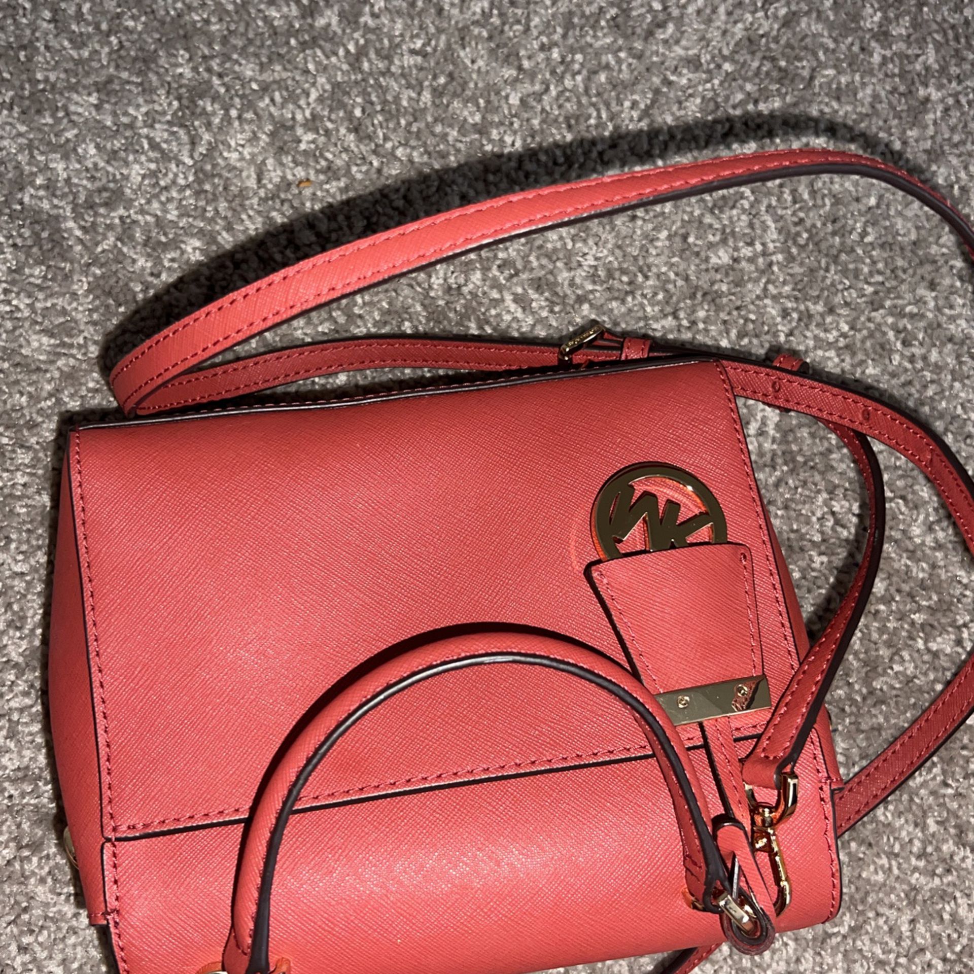 Cute Square Crossbody for Sale in Las Vegas, NV - OfferUp