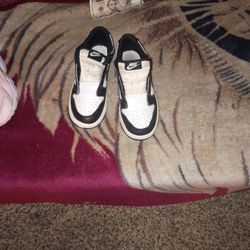 Nike Shoes For Girls 