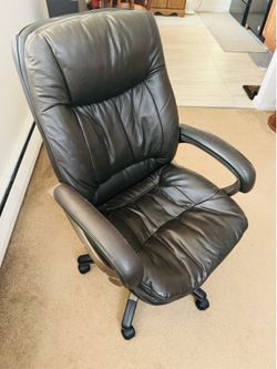 Moving sale - Office chair - Excellent condition