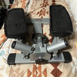 Lighty Used Sunny Health & Fitness Twist Stepper Machine Workout Cardio Mini Stair Master Climber Thigh Space Twist Stepper Resistance Band w