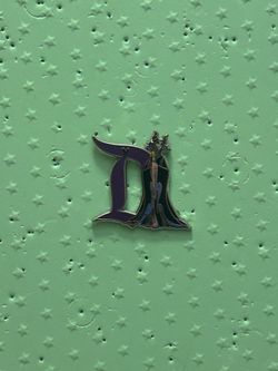 Mali disney d pin