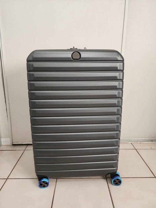 DELSEY PARIS Helium Edge 28" Hardside Spinner Expandable Luggage In Gray
Features:
Durable, Lightweight, Scratch-resistant 100% Polycarbonate Shell