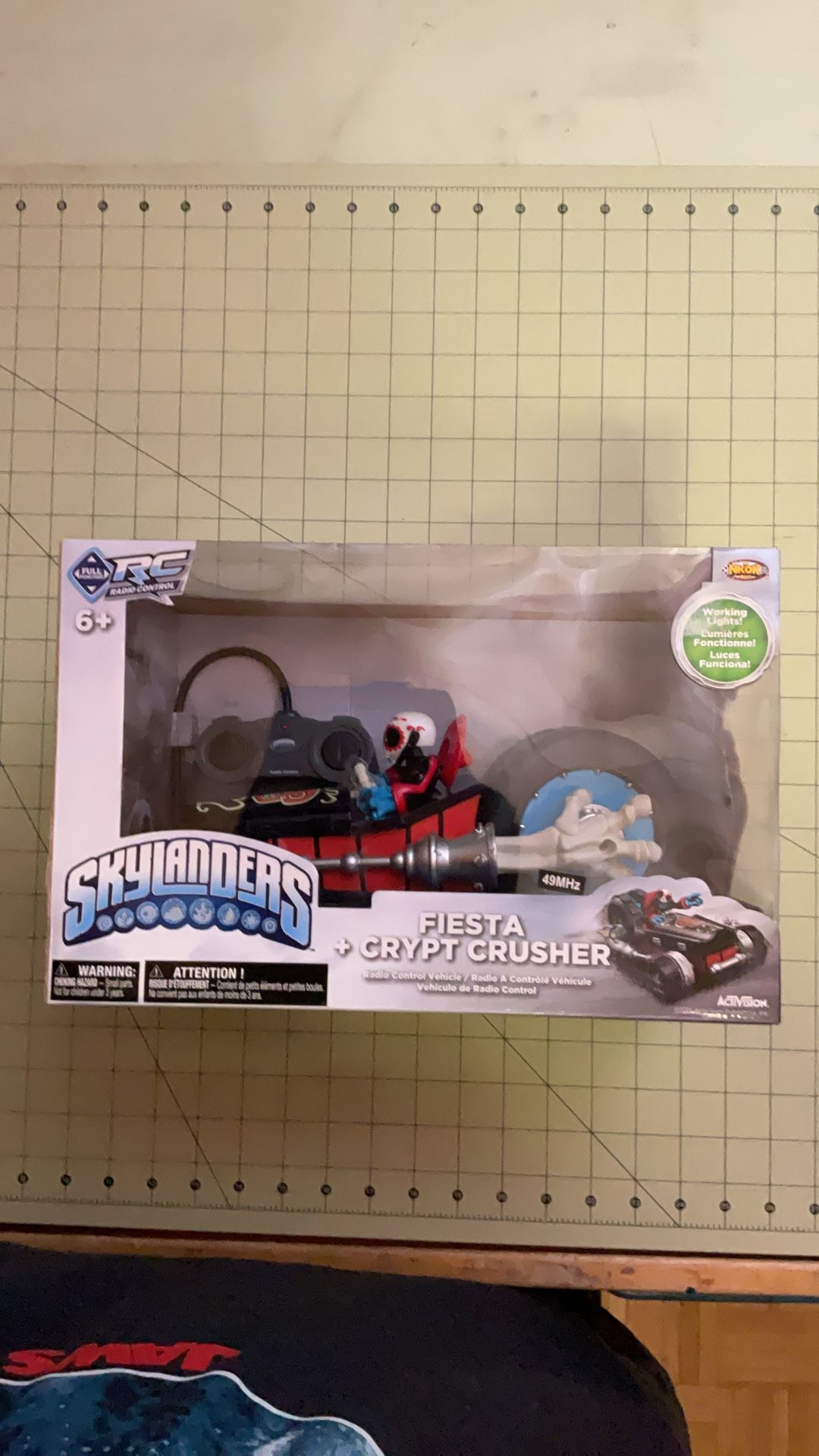 Skylanders Fiesta and Crypt Crusher 10" Radio Control Vehicle RC Car Brand NEW