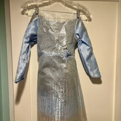 Elsa Dress/ Costume Sparkly, Lights and Sound  Size 4-6