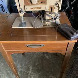 Singer Sewing Maching