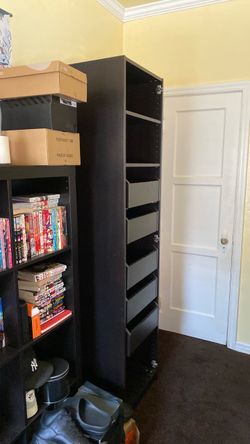 Chest of drawers