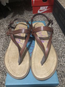 CUTE WHISKEY COLOR SANDALS