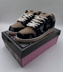 Travis Scott sb dunk low