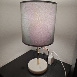Lamp with 2 additional free led bulbs.