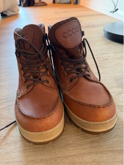 Ecco waterproof hiking boots (like new)