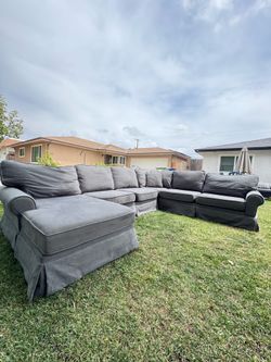 250$$ beautiful sectional sofa(FREE  DELIVERY)