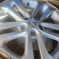 RIMS NISSAN 5 BIRLOS SIZE 17