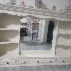 Beautiful Shabby Chic Dresser With Matching Accessories