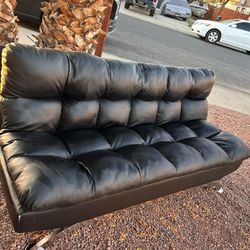 Couch.  Futton 