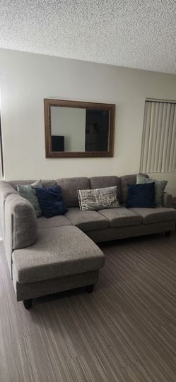 2 pieces Sectional couch