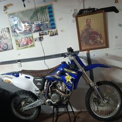 02 YZ426 DIRT BIKE 