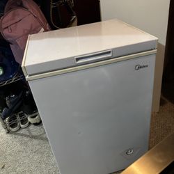 Midea Chest Freezer.