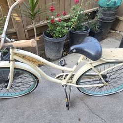 Used Bike Huffy Panama Jack 26-inch Beach Cruiser Bike for Women. 